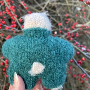 Misa maci � Kézzel kötött alpaka-selyem és pamut játék, bababarát puha plüss, 13 cm - baba - mama - baba játékok - waldorf játékok - Meska.hu