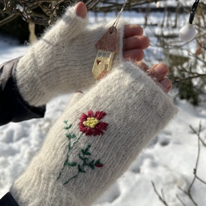 Pihe-puha alpaka-selyem ujjatlan kesztyű � Kézzel hímzett, elegáns viselet - Meska.hu