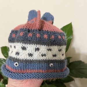 Kötött baba sapka � halacska, természetes fonalból 44-46 cm - Meska.hu