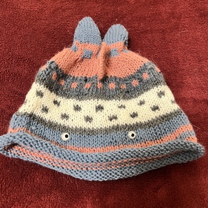 Kötött baba sapka � halacska, természetes fonalból 44-46 cm - baba - mama - babaruházat - babasapka - Meska.hu