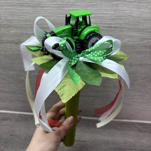 Ballagási csokor, Otthon & Életmód, Virágdekoráció, Virágok, Virágcsokor, , Kézzel készített ballagási csokor.
Szeretnél igazán egyedi és emlékezetes ajándékot adni a ballagón..., MESKA