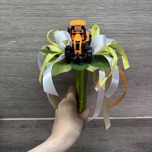 Traktoros ballagási csokor, Otthon & Életmód, Virágdekoráció, Virágok, Virágcsokor, , Kézzel készített ballagási csokor.
Szeretnél igazán egyedi és emlékezetes ajándékot adni a ballagón..., MESKA