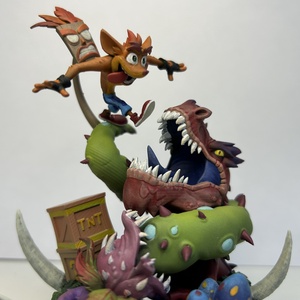 Crash Bandicoot kézzel festett szobor � gamer dekor / gyűjtői figura - otthon & életmód - dekoráció - asztal és polc dekoráció - könyvszobor - Meska.hu