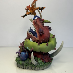 Crash Bandicoot kézzel festett szobor � gamer dekor / gyűjtői figura - otthon & életmód - dekoráció - asztal és polc dekoráció - könyvszobor - Meska.hu