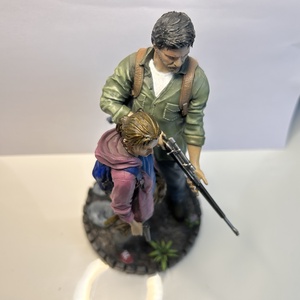  Joel és Ellie szobor � The Last of Us � kézzel festett gyanta figura - otthon & életmód - dekoráció - dekoratív figurák és szobrok - Meska.hu