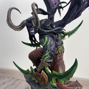 Kézzel festett Illidan Stormrage gyűjtői szobor � Warcraft ihlette egyedi alkotás (58 cm) - otthon & életmód - dekoráció - asztal és polc dekoráció - könyvszobor - Meska.hu