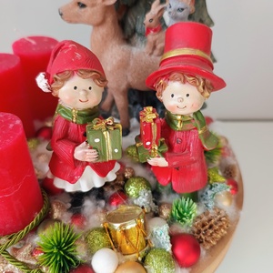 Magasított kör alapban piros gyertyákkal adventi karácsonyi ünnepi asztaldísz - karácsony - adventi díszek - adventi asztaldísz - Meska.hu