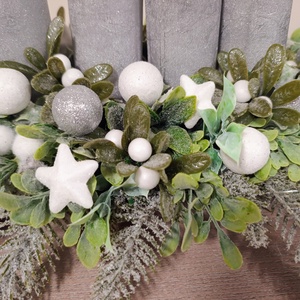 Ezüst-zöld gyertyás karácsonyi ünnepi adventi asztaldísz - karácsony - adventi díszek - adventi asztaldísz - Meska.hu