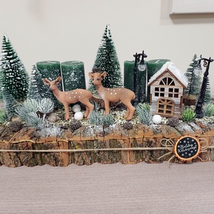 Háncs alapban őzike figurákkal zöld és barna színvilágban karácsonyi ünnepi adventi asztaldísz  - Meska.hu