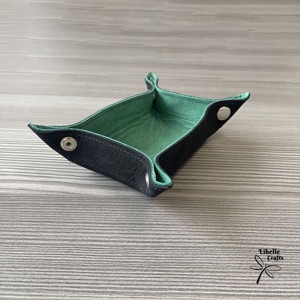 Színes bőr tálca - zöld és fekete, Otthon & Életmód, Dekoráció, Asztal és polc dekoráció, Dekorációs tál, tartó, , MESKA