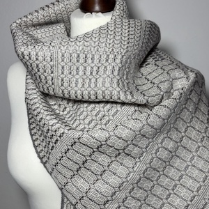 Kézzel szőtt Szürkésbarna Selyem Kendő - ruha & divat - sál, sapka, kendő - kendő - Meska.hu