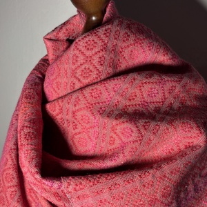 Kézzel szőtt Málna színátmenetes Merinó Kashmir Rózsa rost Selyem Kendő - ruha & divat - sál, sapka, kendő - kendő - Meska.hu Kézzel szőtt Málna színátmenetes Merinó Kashmir Rózsa rost Selyem Kendő - ruha & divat - sál, sapka, kendő - kendő - Meska.hu