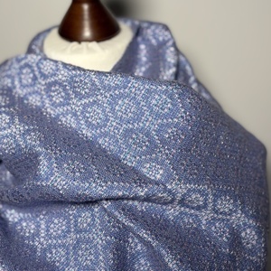 Kézzel szőtt elegáns Lilás Kék Selyem Kendő - ruha & divat - sál, sapka, kendő - kendő - Meska.hu Kézzel szőtt elegáns Lilás Kék Selyem Kendő - ruha & divat - sál, sapka, kendő - kendő - Meska.hu