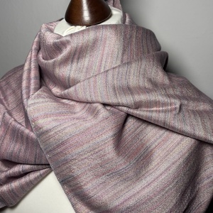 Kézzel szőtt Rózsaszín Selyem Kendő - Meska.hu