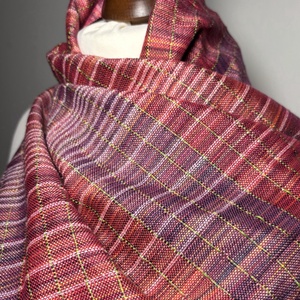 Kézzel szőtt Málna Selyem Kendő - ruha & divat - sál, sapka, kendő - kendő - Meska.hu