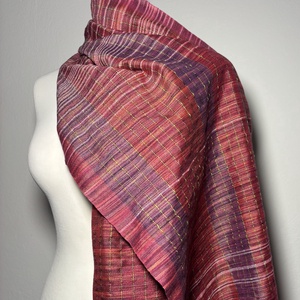 Kézzel szőtt Málna Selyem Kendő - ruha & divat - sál, sapka, kendő - kendő - Meska.hu