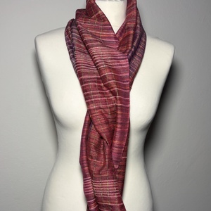 Kézzel szőtt Málna Selyem Kendő - ruha & divat - sál, sapka, kendő - kendő - Meska.hu