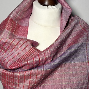 Kézzel szőtt Lilás Selyem Kendő - Meska.hu