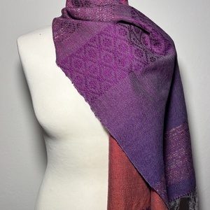 Viragmintás kézzel szőtt lila, narancs merinó selyem sál - ruha & divat - sál, sapka, kendő - kendő - Meska.hu