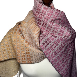 Kézzel Szőtt Lila Sárga átmenetes Merinó Gyapjú és Selyem Kendő - ruha & divat - sál, sapka, kendő - kendő - Meska.hu