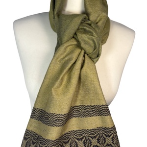 Zöld színátmenetes selyemkendő, kézzel szőtt egyedi darab - ruha & divat - sál, sapka, kendő - kendő - Meska.hu