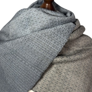 Kézzel szőtt elegáns Kék Szürke színátmenetes Merino Kendő - ruha & divat - sál, sapka, kendő - kendő - Meska.hu