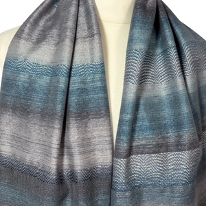 Kézzel szőtt kék Selyem kendő, Elegáns női kiegészítő - ruha & divat - sál, sapka, kendő - kendő - Meska.hu