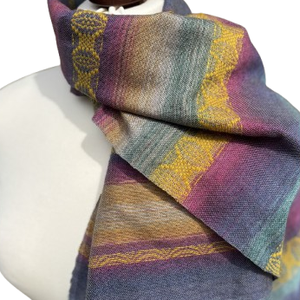 Kézzel szőtt Szívárvány Selyem-, Merinókendő, Elegáns női kiegészítő - ruha & divat - sál, sapka, kendő - kendő - Meska.hu