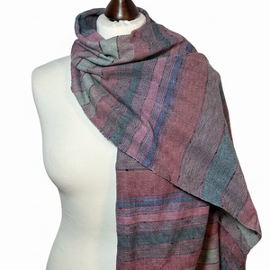 Kézzel szőtt málna, zöldcsíkos selyemsál - ruha & divat - sál, sapka, kendő - stóla - Meska.hu