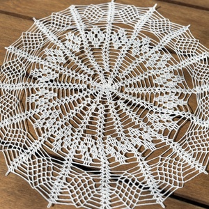 Kézzel horgolt csipke asztaldísz � virágmintás terítő (34 cm) - otthon & életmód - lakástextil - abrosz, terítő - asztalközép terítő - Meska.hu