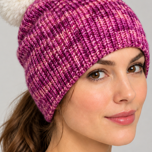 Pink mályva kézzel festett, Kötött EGYED I Merino Gyapjú Sapka levehetö Fehérvári pompommal - Meska.hu
