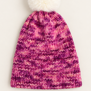 Pink mályva kézzel festett, Kötött EGYED I Merino Gyapjú Sapka levehetö Fehérvári pompommal - ruha & divat - sál, sapka, kendő - sapka - Meska.hu