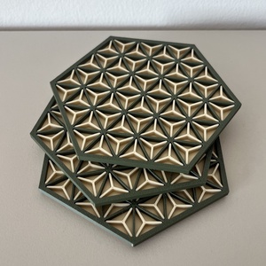 Hexagon Kumiko poháralátét szett � 4 db + tartó - otthon & életmód - tárolás & rendszerezés - asztali telefontartó - Meska.hu