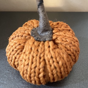 Helloween kötött tök, Otthon & Életmód, Dekoráció, Halloween, Halloweeni tök és lámpás, Kötés, MESKA