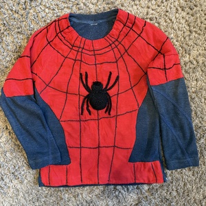 Egyedi, kézzel készített Pókember jelmez � hímzett mintával, horgolt pókkal - upcycling - ruha & divat - jelmez & álarc - jelmez - Meska.hu