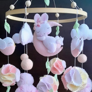 Madárkák között alvó nyuszi, Baba - mama, Baba játékok, Kiságyforgó, Hímzés, Varrás, MESKA