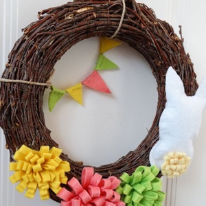 Húsvéti nyuszis koszorú - Vidám tavaszi ajtódísz - filc nyuszis kopogtató  - otthon & életmód - dekoráció - ajtó- és ablak dekoráció - ajtódísz & kopogtató - Meska.hu