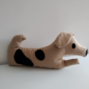 Kutya figura - textil kutya - kutyus - tacskó állatfigura - plüss kutya - foltos blöki - kutya párna -Tacskó forma párna -  - Meska.hu