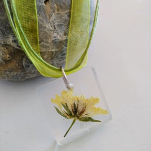 Mezei Virágos műgyanta nyaklánc - mezei virág - igazi préselt virág gyantába foglalva - műgyanta ékszer mezei virággal - ékszer - nyaklánc - medálos nyaklánc - Meska.hu