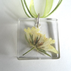 Mezei Virágos műgyanta nyaklánc - mezei virág - igazi préselt virág gyantába foglalva - műgyanta ékszer mezei virággal - ékszer - nyaklánc - medálos nyaklánc - Meska.hu