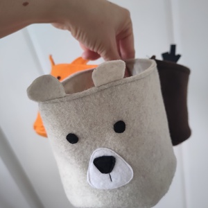 Cicás kaspó - filc kaspó takaró kosár - állatos tároló - cica formájú kosár - cica figurás dekoráció gyerekszobába - otthon & életmód - dekoráció - asztal és polc dekoráció - dekorációs tál, tartó - Meska.hu