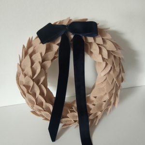 Mokka színű filc koszorú - elegáns minimalista otthon dekoráció - natúr ajtódísz - cappuccino koszorú , Otthon & Életmód, Dekoráció, Ajtó- és ablak dekoráció, Ajtódísz & Kopogtató, Mindenmás, MESKA