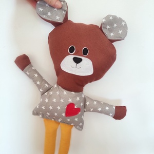 Valentin - napi mackó figura - Kézműves Maci textil figura - egyedi játékfigura - textilmackó - plüssmackó szívvel , Játék & Sport, Plüssállat & Játékfigura, Maci, Baba-és bábkészítés, Varrás, MESKA