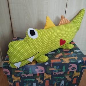 Valentin - napi Krokodil figura - Krokodil párna - Szíves Textil játék - Textil figura szívvel  - játék & sport - plüssállat & játékfigura - más figura - Meska.hu