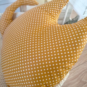 Vörös macska - cica párna - Cica Figura - Cicás díszpárna - Textil játék - Narancssárga Macska Textil figura - otthon & életmód - lakástextil - párna & párnahuzat - díszpárna (belsővel együtt) - Meska.hu