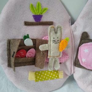 Nyuszi tojás házikóban - Húsvéti textil könyv gyerekeknek - Húsvéti csendeskönyv - Nyuszis játszókönyv - játék & sport - baba & babaház - babaház - Meska.hu