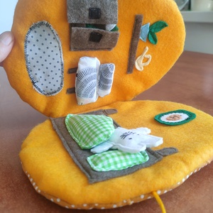 Készségfejlesztő interaktív játszókönyv Húsvéti nyuszival - Puha textil könyv -  A Nyuszi háza húsvéti csendeskönyv - játék & sport - szerepjáték - Meska.hu