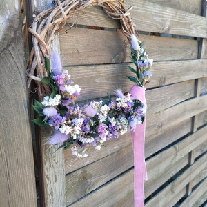 Szárazvirágos ajtódísz - lila koszorú szárított virágokkal - tavaszi kopogtató igazi növényekkel - otthon & életmód - dekoráció - ajtó- és ablak dekoráció - ajtódísz & kopogtató - Meska.hu