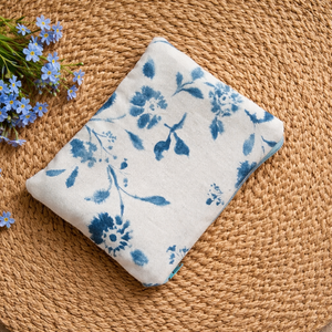 Kék Virágos egyterű pénztárca - virág mintás boríték neszesszer - virágos kártyatartó - textil aprópénz tartó  - Meska.hu