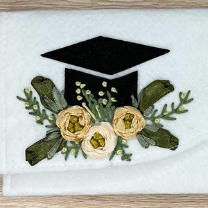 Szalaggal hímzett ajándék áradó, pénzátadó boríték filc anyagból ballagásra, diplomaosztóra  - otthon & életmód - papír, írószer - ajándékozás kellékei - pénzátadó boríték - Meska.hu